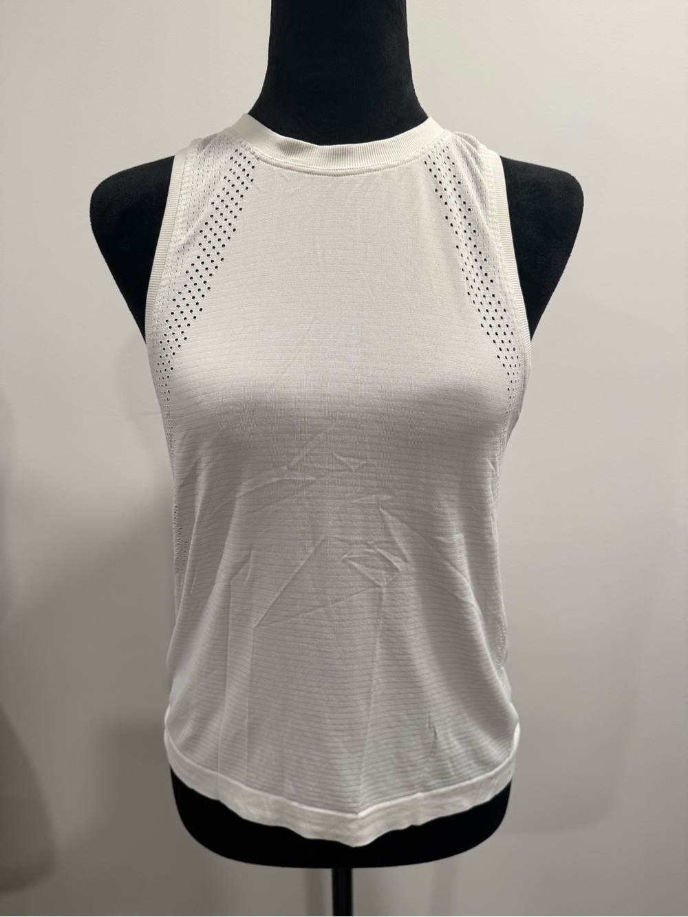 EUC‼️Lululemon Swiftly Relaxed Tank Top -Size 4 White